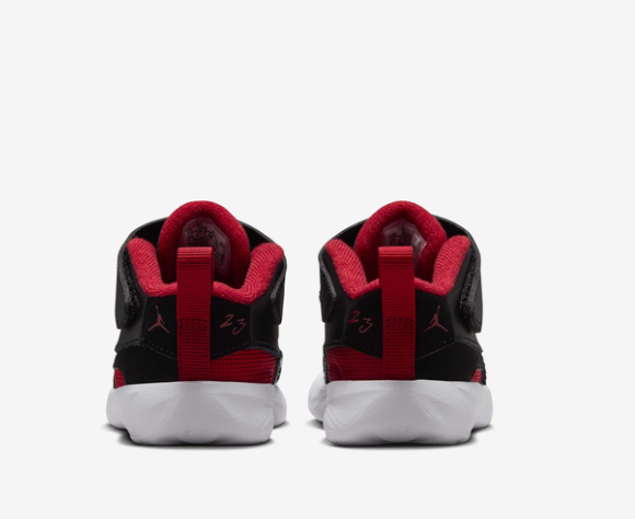 Scarpe jordan max aura infant 