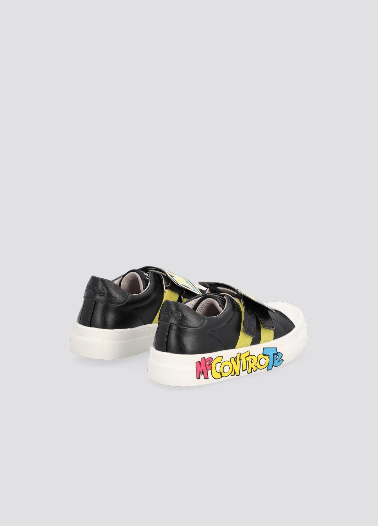 SNEAKERS<BR/> 