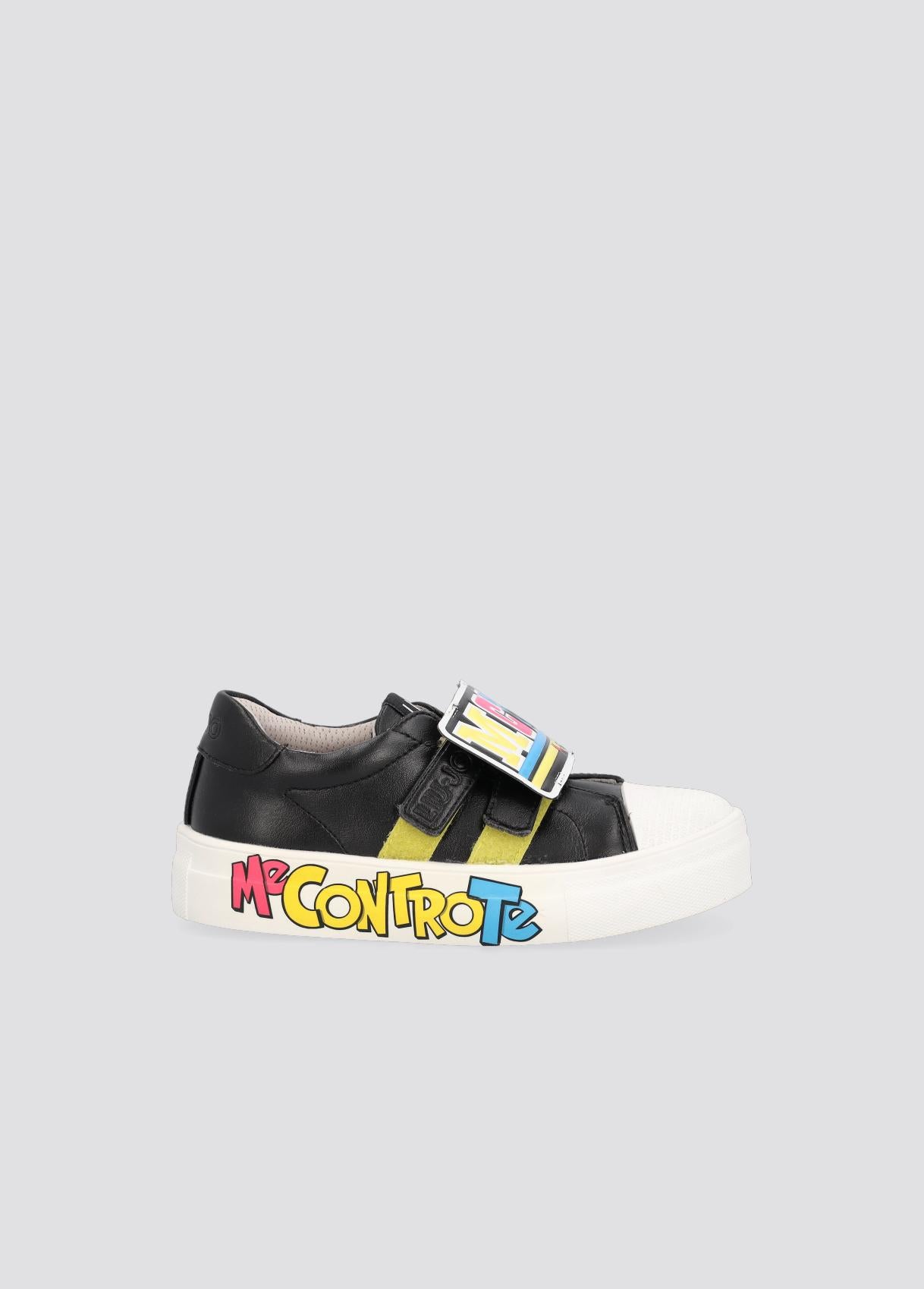 SNEAKERS<BR/> 